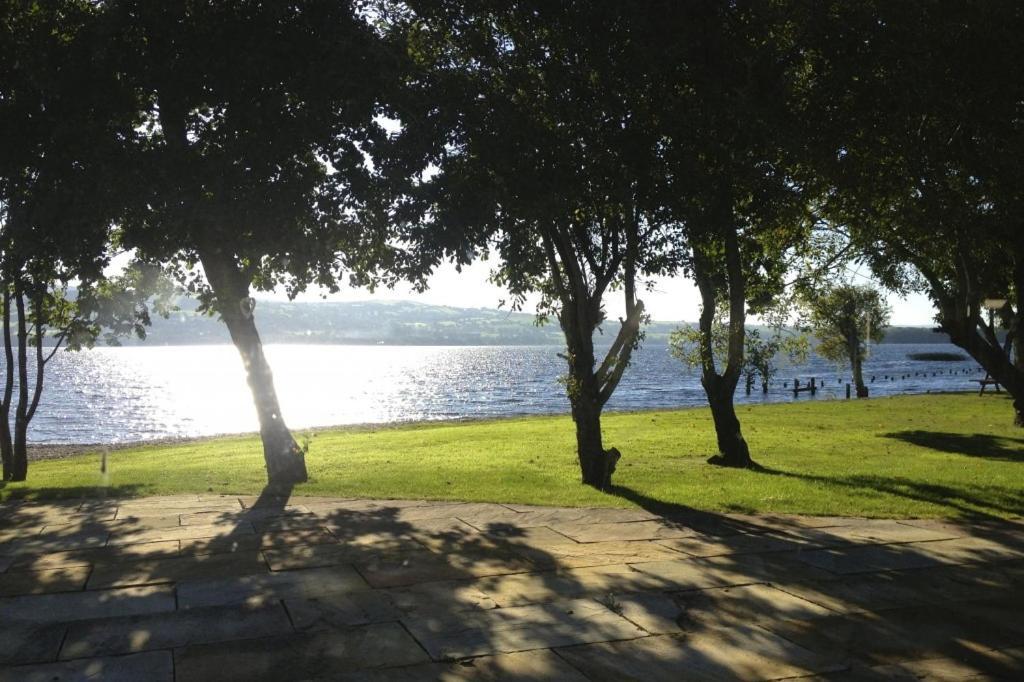 Lakeside Cottage Killaloe Exterior photo