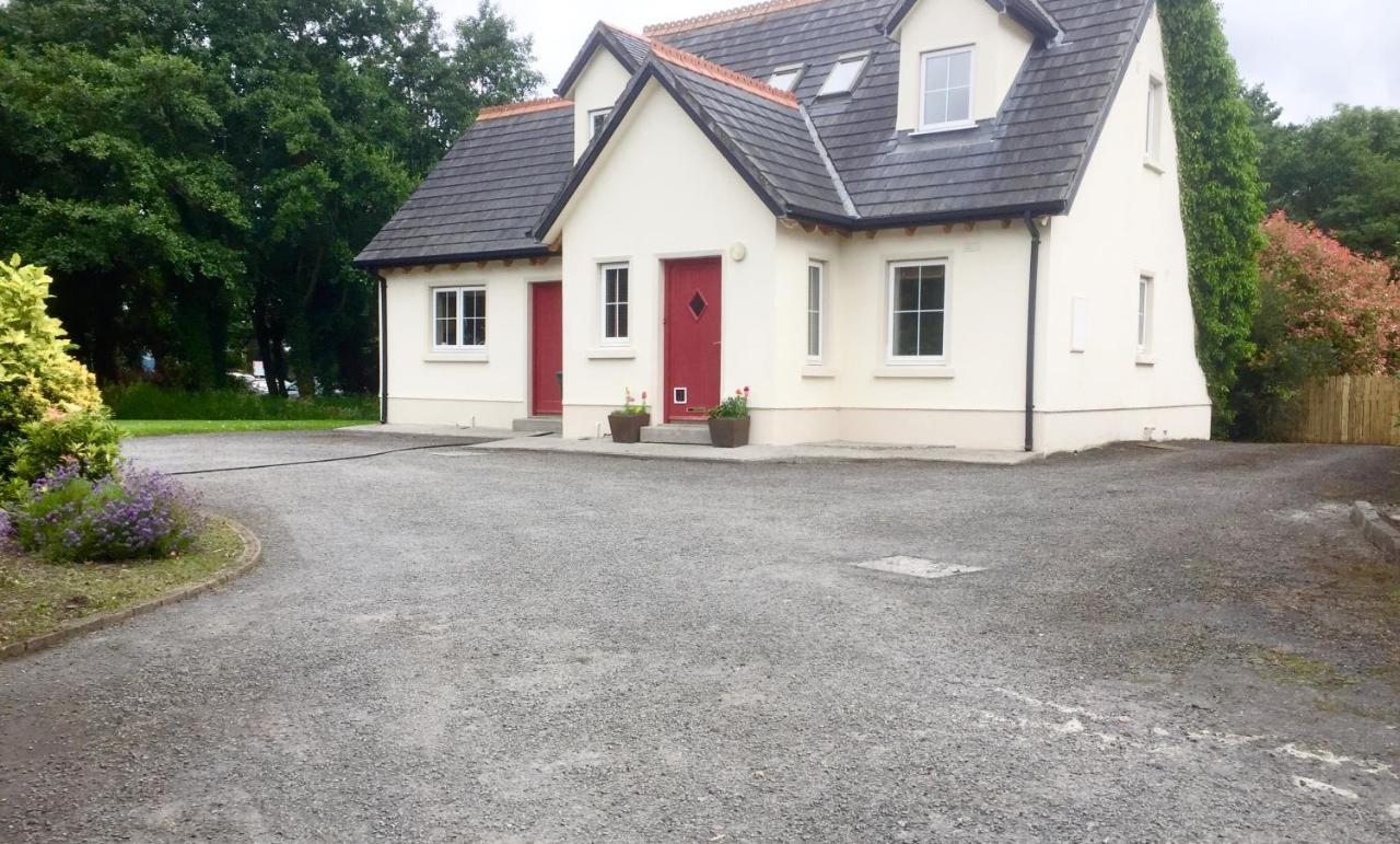 Lakeside Cottage Killaloe Exterior photo