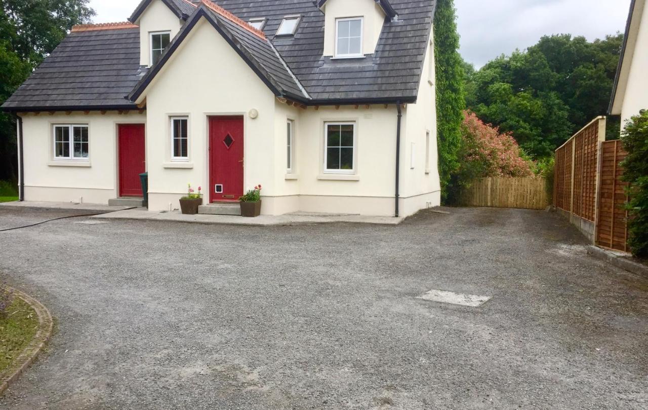 Lakeside Cottage Killaloe Exterior photo