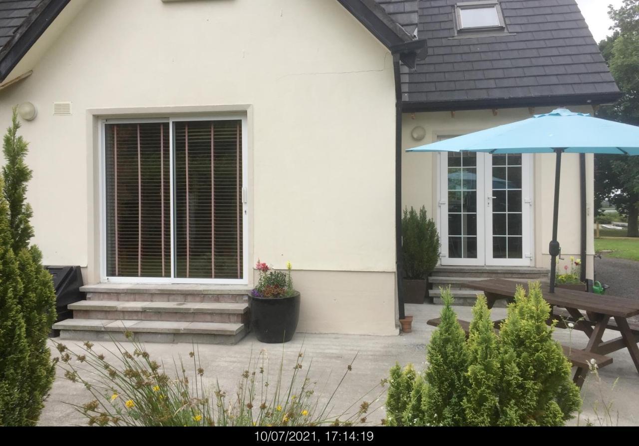 Lakeside Cottage Killaloe Exterior photo
