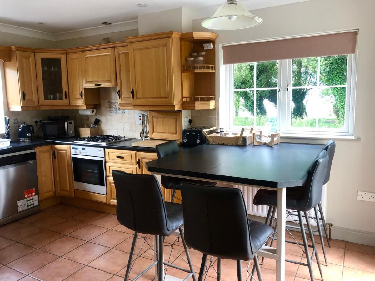 Lakeside Cottage Killaloe Exterior photo